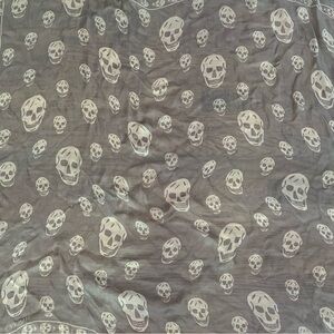 Alexander McQueen classic silk skull scarf